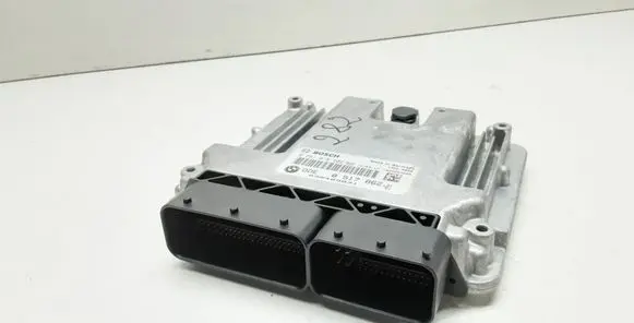 BMW 5 F10 F11 Engine control unit/module 0281018502 8517862
