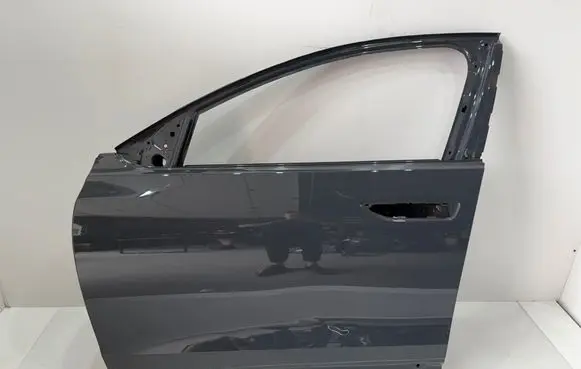 Audi A6 etron 85E Front door 