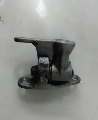 Mercedes-Benz B W245 Front door lower hinge 
