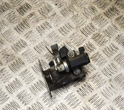 BMW 7 F01 F02 F03 F04 Turbo solenoid valve 7595374
