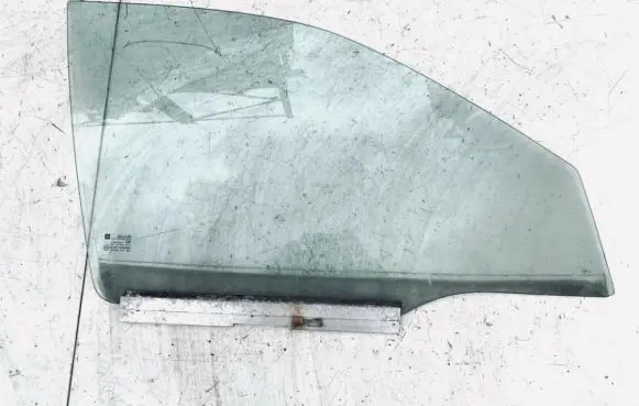 Opel Vectra B Front door window glass four-door
