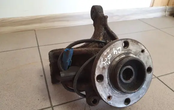 Citroen C4 Cactus Front wheel hub
