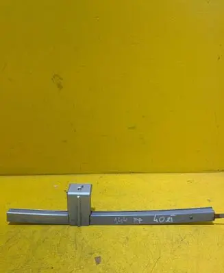 Toyota Corolla Verso AR10 Front door windshield rail 