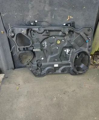 Dodge Journey Front window lifting mechanism without motor