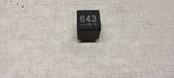 Volkswagen Caddy Other relay 8K0951253