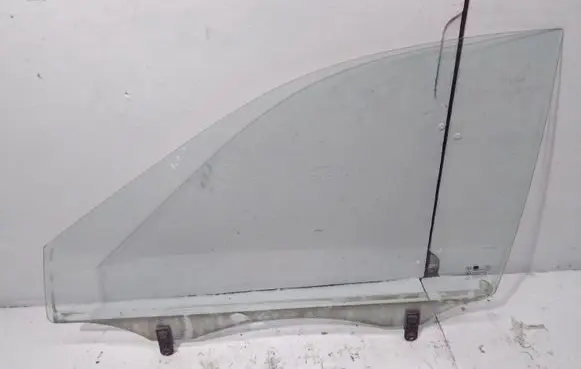 KIA Carens I Front door window glass four-door