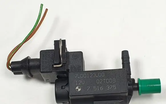 BMW 7 E65 E66 Turbo solenoid valve 7516375