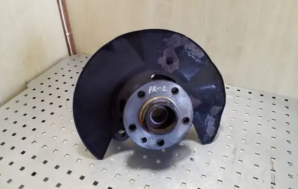 Volkswagen Transporter - Caravelle T5 Front wheel hub 7H0257D