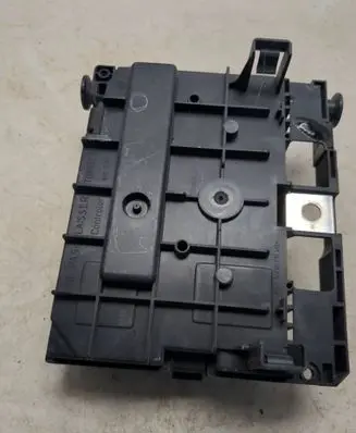 Peugeot 308 Fuse module 9666700480
