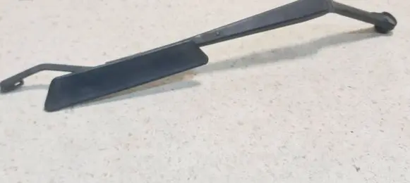 Mazda 323 F Front wiper blade arm J39ALD1367