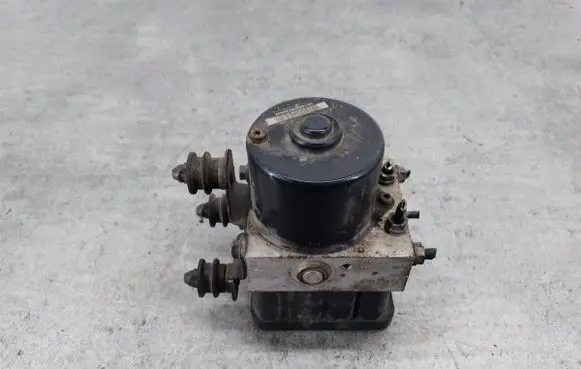 Volkswagen Golf V ABS Pump