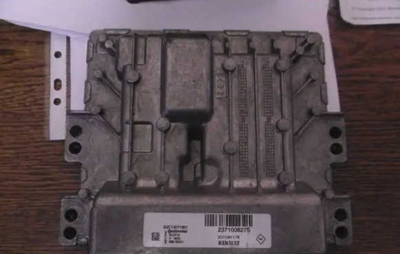 Renault Master III Engine control unit/module 237106117R 237100827S A2C13071801