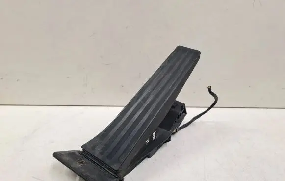 BMW 5 GT F07 Accelerator throttle pedal 6789998 25916010 2011091551A