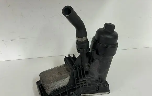 BMW 3 E90 E91 Engine oil radiator 70377354