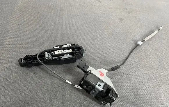 Peugeot Expert Front door lock 
