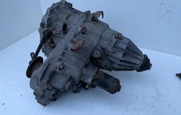 Nissan Pathfinder R51 Gearbox transfer box case XNK 7S110