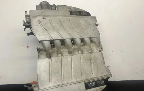 Volkswagen Phaeton Intake manifold 07C133185R 02T085 72829613