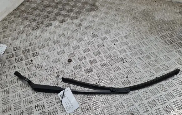 Audi A6 S6 C6 4F Windshield/front glass wiper blade 