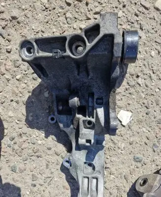 Generator/alternator bracket