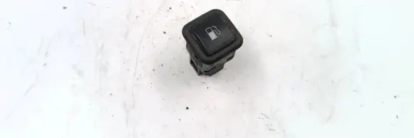 Volkswagen PASSAT B5 Fuel tank opening switch 3B0959833A 03000313