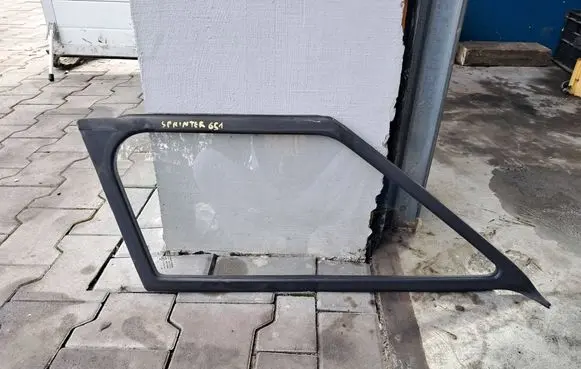 Mercedes-Benz Sprinter W906 Front door vent window glass four-door A9066711720