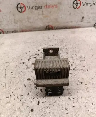 Renault Megane II Glow plug pre-heat relay 9640469680