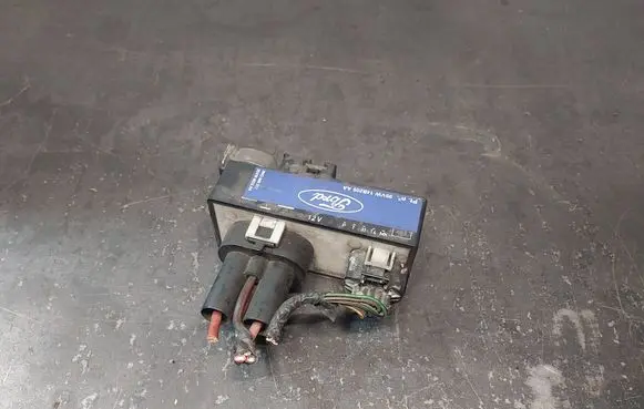 Ford Galaxy Coolant fan relay 95VW14B205AA 7M0000317 95VW8653AA