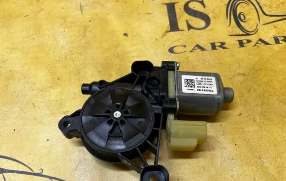 Ford Escape IV Front door window regulator motor CM0941100 0130822092
