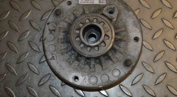 BMW 1 F20 F21 Front upper strut mount 6855817