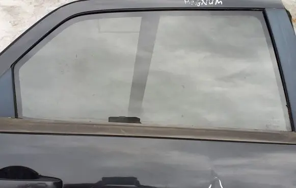 Dodge Magnum Rear door window glass 5065488AB