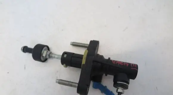 Toyota Yaris Clutch master cylinder 314200D190