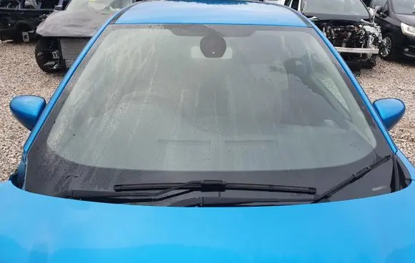 Renault Captur Front windscreen/windshield window 