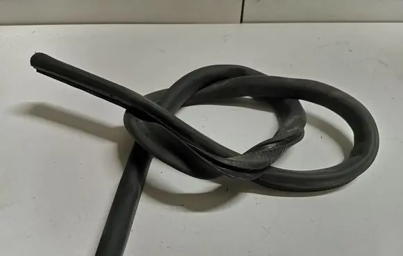 Front door rubber seal