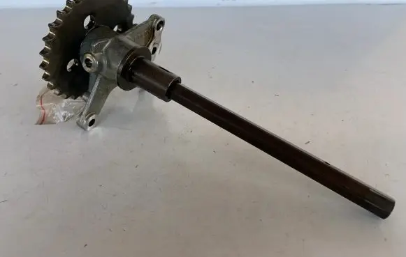 Audi A6 S6 C7 4G Oil pump balance shaft 06E109570B 06E109361F