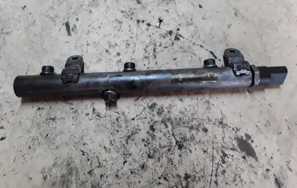 Mercedes-Benz ML W164 Fuel main line pipe A6420702695