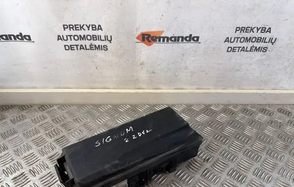 Opel Signum Fuse module 13144709