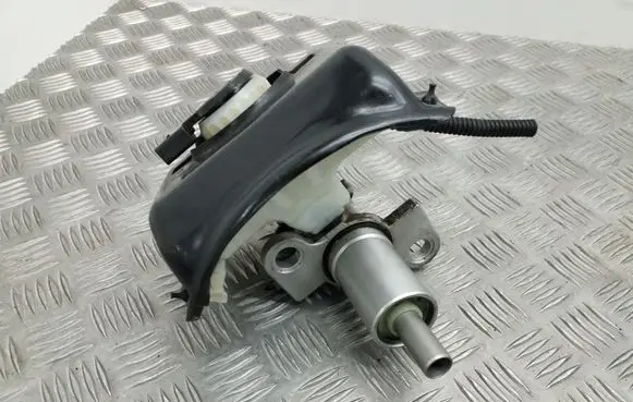 Audi A4 S4 B8 8K Master brake cylinder 8K0611367A 6458