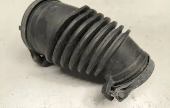 Honda CR-V Air intake duct part AFT66