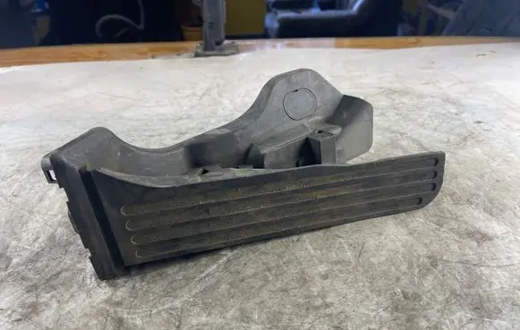 Volkswagen Golf Plus Accelerator throttle pedal 1K1721503M