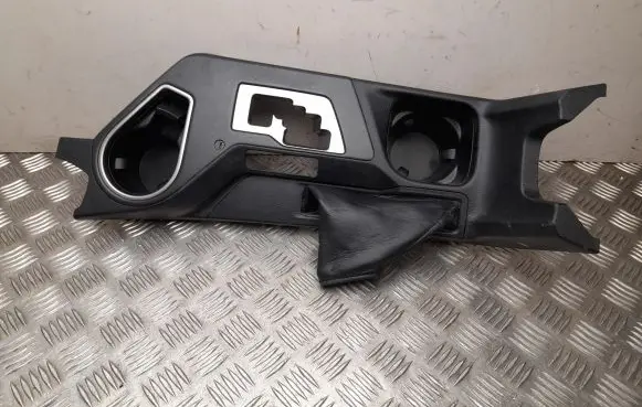Toyota RAV 4 (XA40) Center console 5880442170