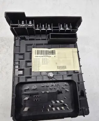Volkswagen Tiguan Fuse box set 1K0937125A