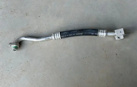 Volvo EX30 Air conditioning (A/C) pipe/hose 519064 8890248922