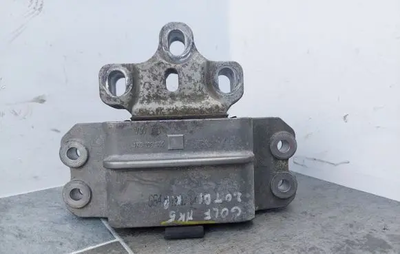 Volkswagen Golf V Engine mount bracket 1K0199555