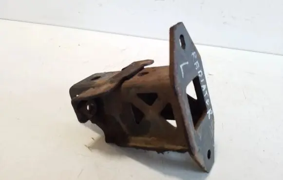 Jaguar XE Radiator mount bracket
