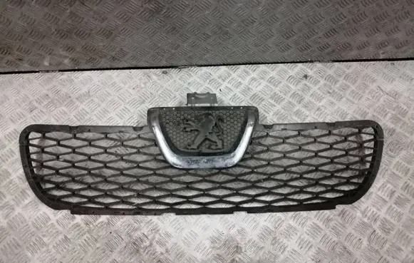 Peugeot Boxer Front bumper upper radiator grill 306599070