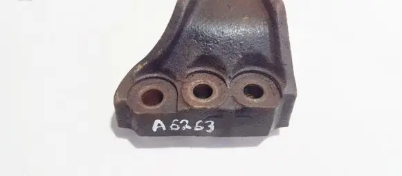 Hyundai Trajet Engine mounting bracket d1ix