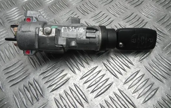 Audi A4 S4 B6 8E 8H Ignition lock 4B0905851G M3608