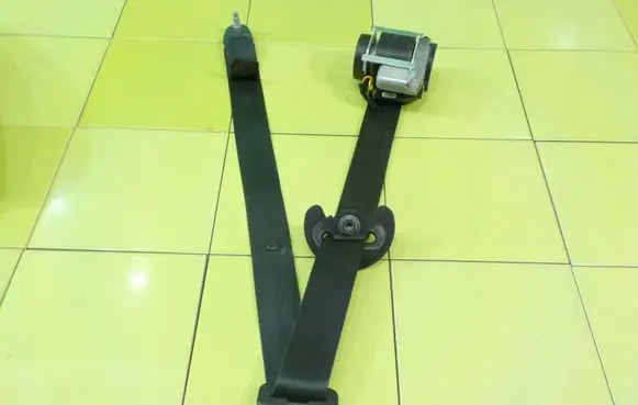 Peugeot 308 Front seatbelt 96776852XX XP183
