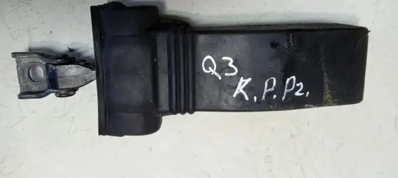 Audi Q3 8U Front door check strap stopper 8U0837267