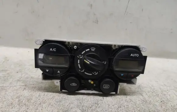 Nissan Primera Climate control unit